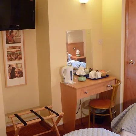 Holiday Hotel